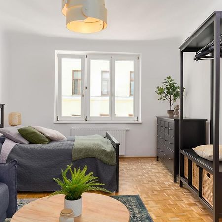 King Bed Home, 3 Bed Rooms, Perfect For Long Term Stay Vienne Extérieur photo