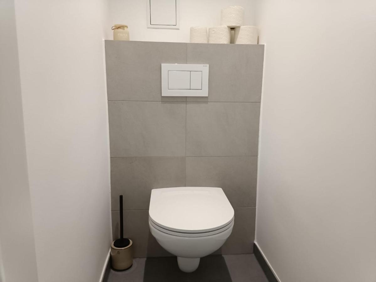 King Bed Home, 3 Bed Rooms, Perfect For Long Term Stay Vienne Extérieur photo