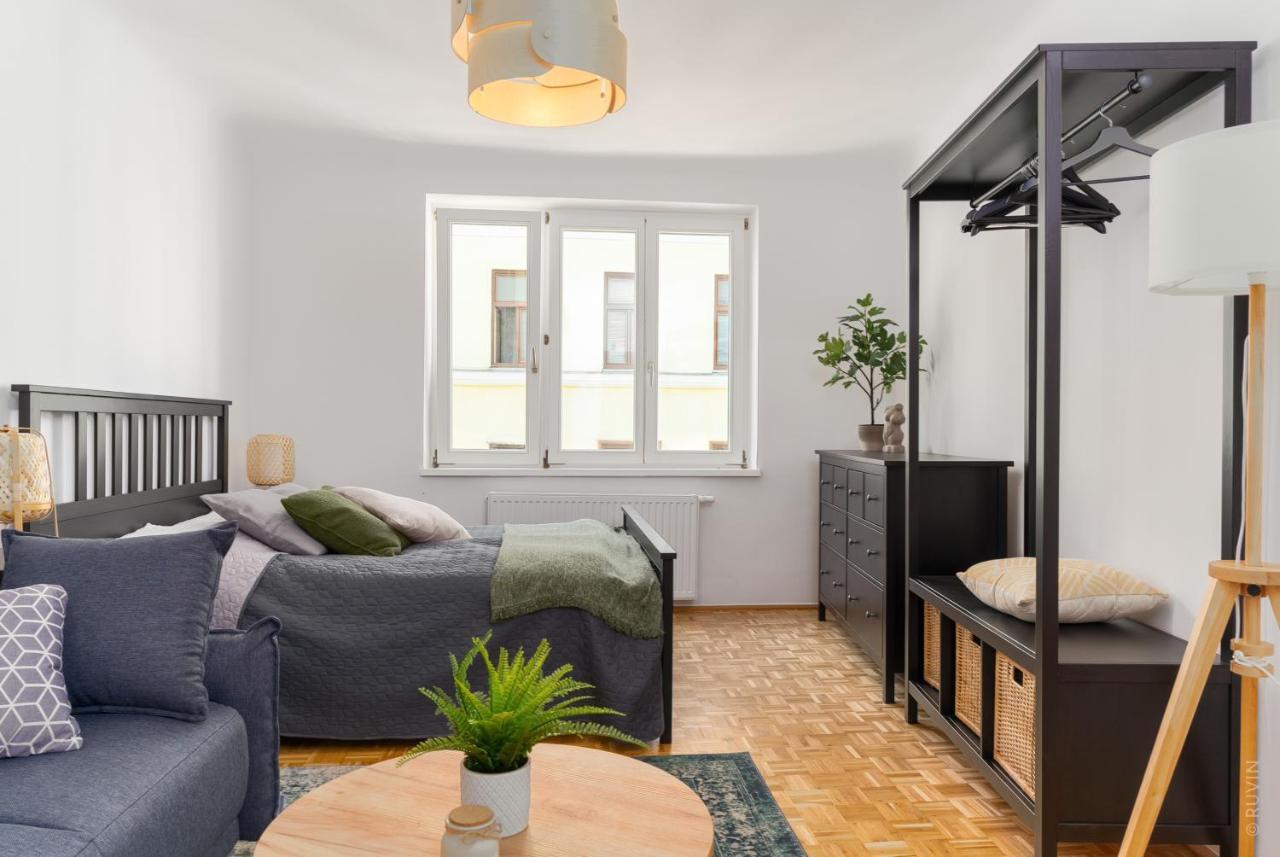 King Bed Home, 3 Bed Rooms, Perfect For Long Term Stay Vienne Extérieur photo