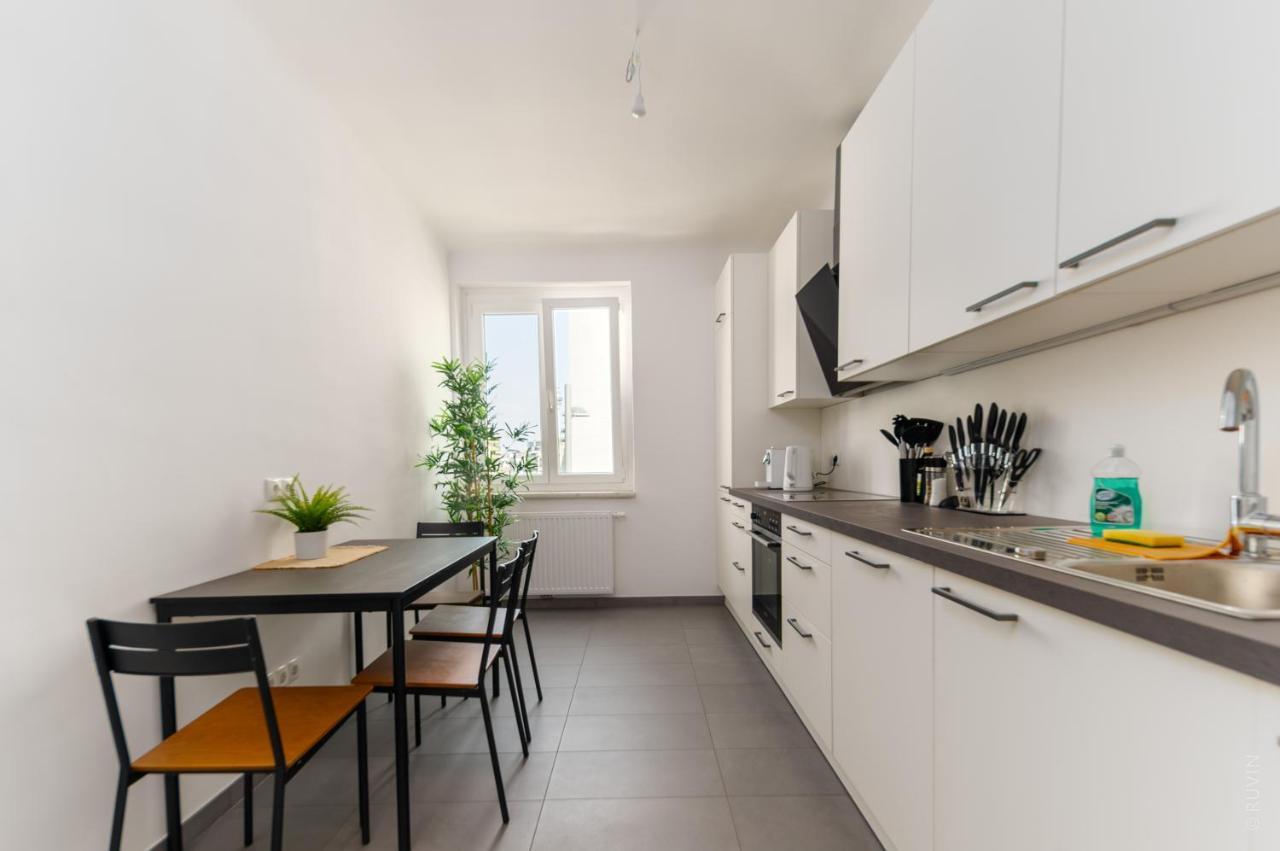 King Bed Home, 3 Bed Rooms, Perfect For Long Term Stay Vienne Extérieur photo